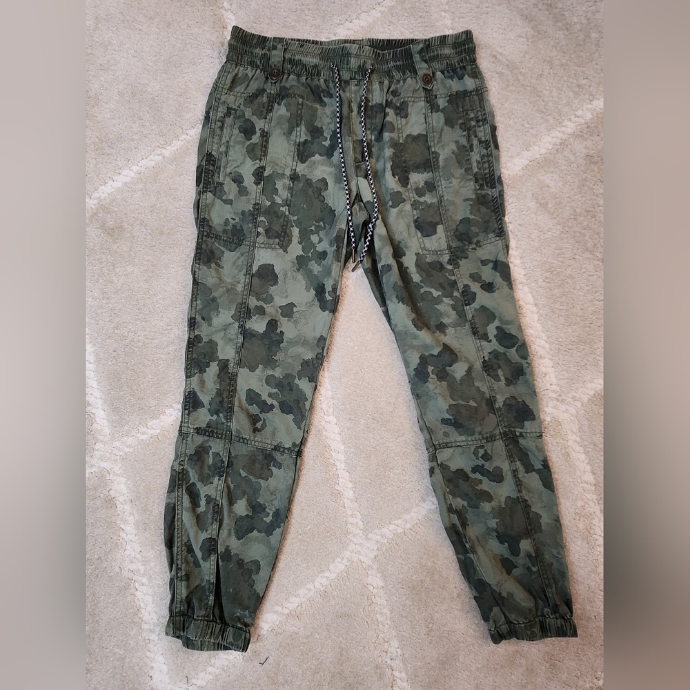 Anthropologie Womens Camo Jogger Pants Size XS Camouflage